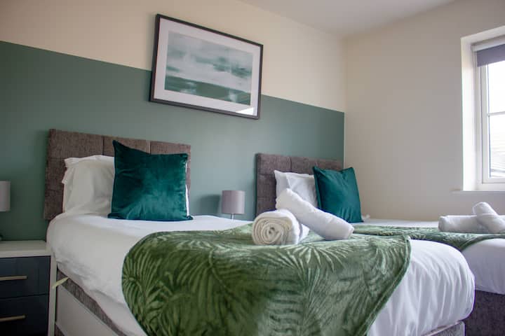 2 Bedroom Accommodation Near A15