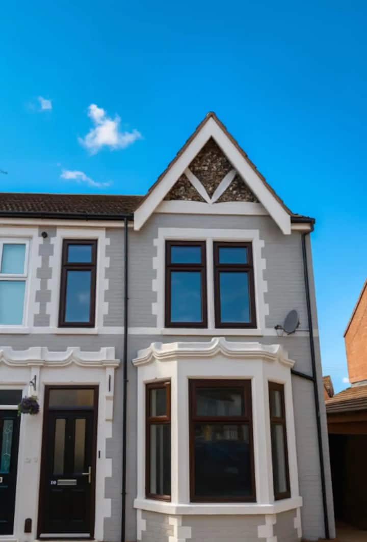 Lincoln Manor 5BRDiscount for longer stays